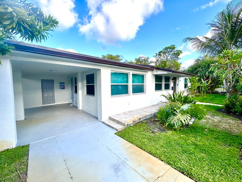 2520 Ridgeway Ave in West Palm Beach, FL - Building Photo