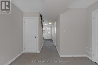 6 Mayland Trl in Hamilton, ON - Building Photo - Building Photo