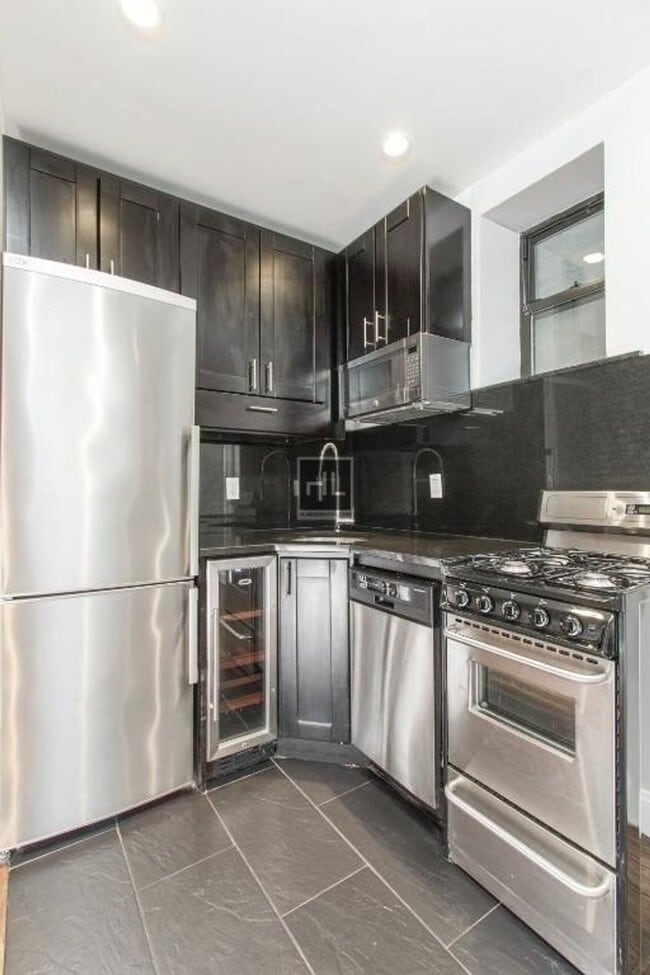 Prince Street, Unit 33 in New York, NY - Foto de edificio - Building Photo