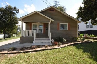 2817 E 22nd St in Austin, TX - Building Photo