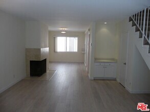11937 Darlington Ave-Unit -2 in Los Angeles, CA - Building Photo - Building Photo