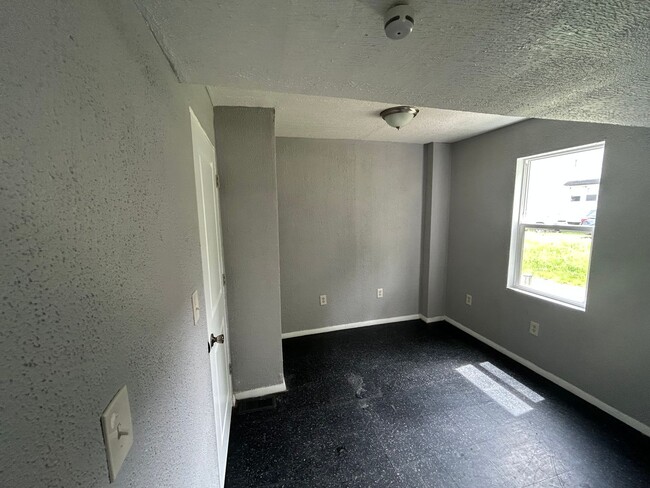 2344 East Ave in Lorain, OH - Building Photo - Building Photo