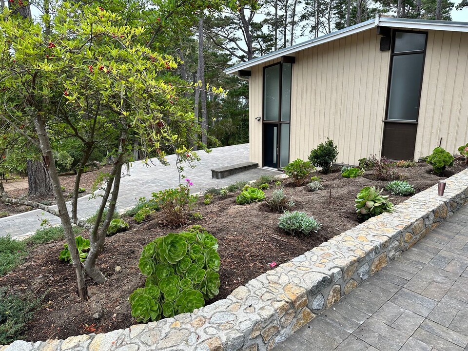 185 Upper Walden Rd in Carmel By The Sea, CA - Building Photo