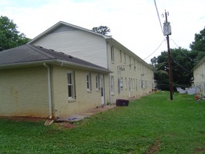 Marvin Villas in Charlotte, NC - Building Photo - Building Photo