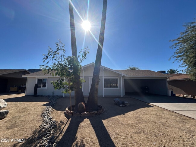 property at 1817 W Wood Dr