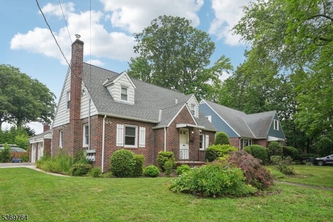 215 E Main St in Bergenfield, NJ - Building Photo - Building Photo