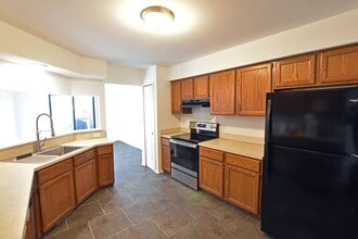 8820 21 Mile Rd in Shelby Township, MI - Building Photo - Building Photo