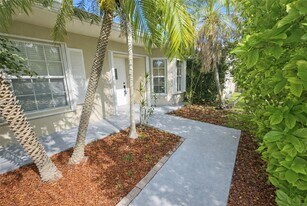 12695 SW 144th Terrace in Miami, FL - Building Photo