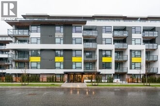 3038 St George St in Port Moody, BC - Building Photo - Building Photo