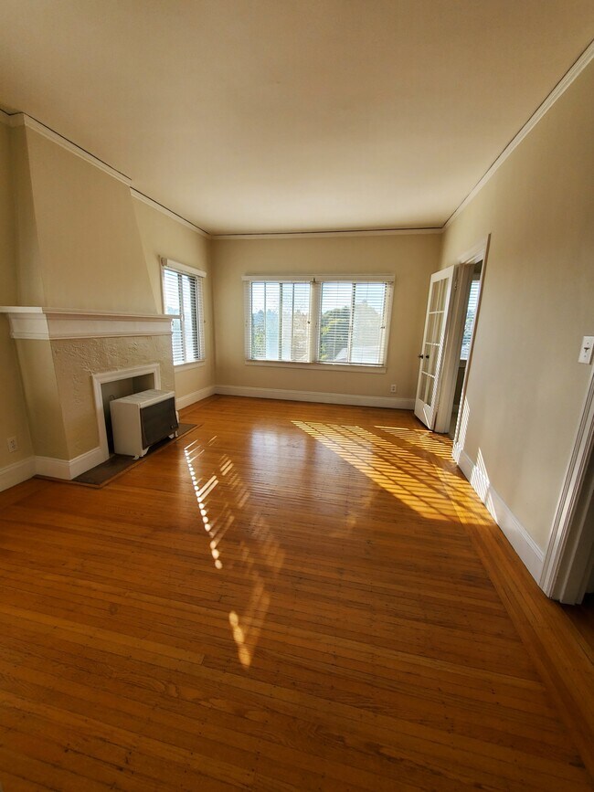 827 Warfield Ave Apartments and Nearby Oakland Apartments For Rent