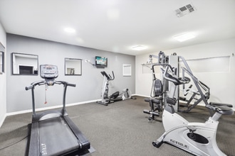 1750 Karen Ave in Las Vegas, NV - Building Photo - Building Photo