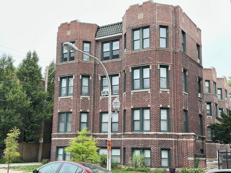 3839 N Greenview Ave in Chicago, IL - Building Photo