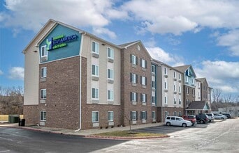 Furnished Studio-Indianapolis - West in Indianapolis, IN - Foto de edificio - Building Photo