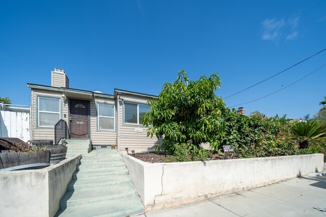 4816 Bancroft St in San Diego, CA - Building Photo - Building Photo