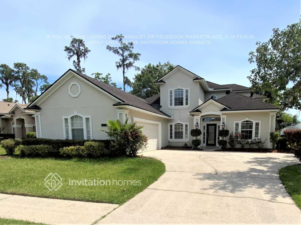 1913 Stillwind Ct in Fleming Island, FL - Building Photo