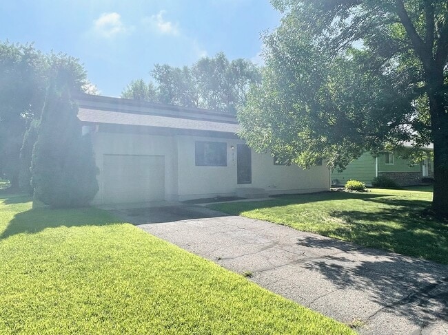 312 11th Ave SE in St. Joseph, MN - Building Photo - Building Photo