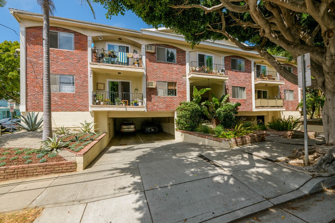 2803 Arizona Ave in Santa Monica, CA - Foto de edificio