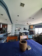 1326 Fairview Ave in Houston, TX - Foto de edificio - Building Photo
