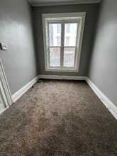 176 Remsen St, Unit Right front in Cohoes, NY - Building Photo - Building Photo