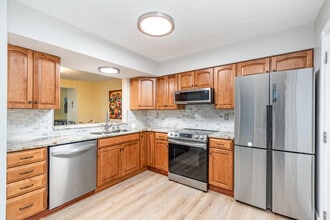 1632 Shady Cove Ln in Florence, KY - Foto de edificio - Building Photo