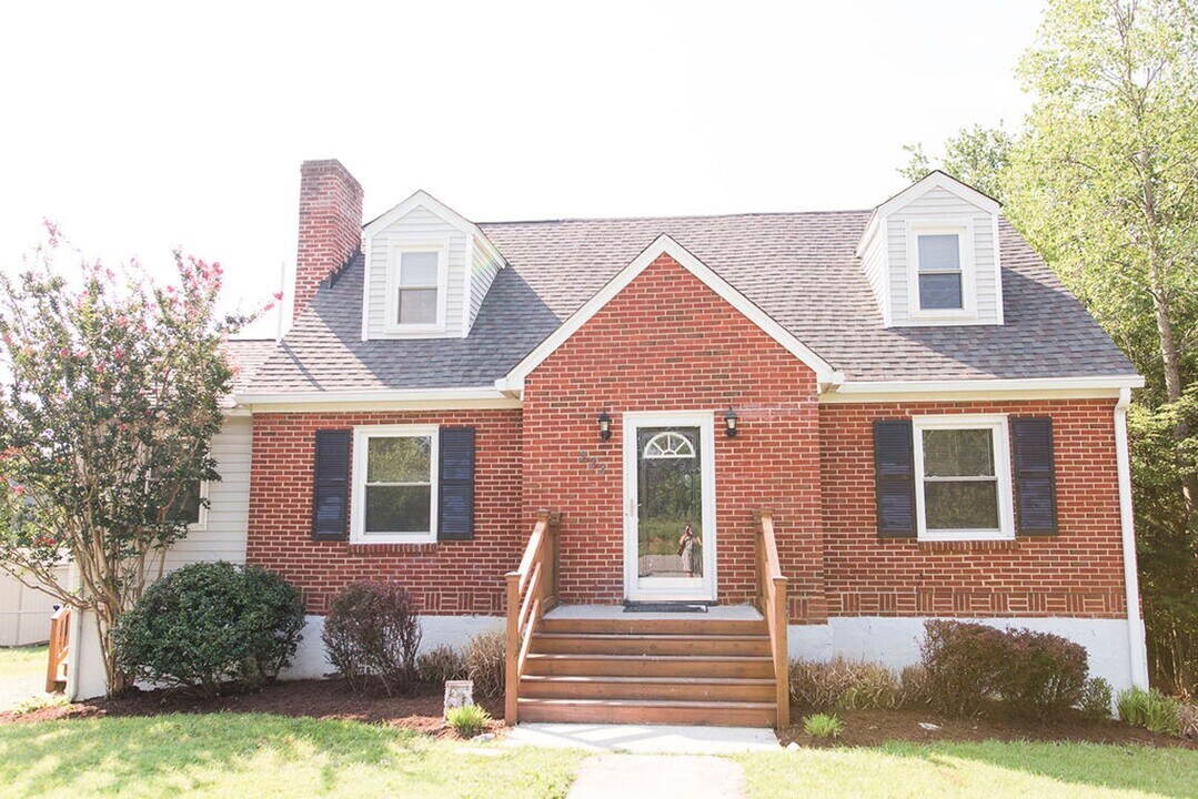 233 Alta Ln in Lynchburg, VA - Building Photo