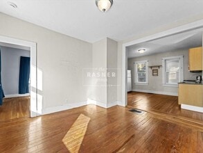 31 Moore St in Somerville, MA - Building Photo - Building Photo