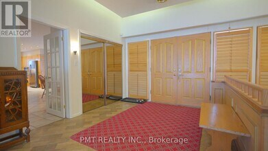 16 Carousel Ct in Toronto, ON - Building Photo - Building Photo