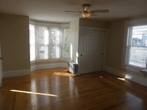 717 Pine St, Unit A in Manchester, NH - Building Photo - Building Photo