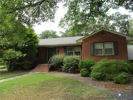 126 Beverly Rd in Ashland, VA - Building Photo
