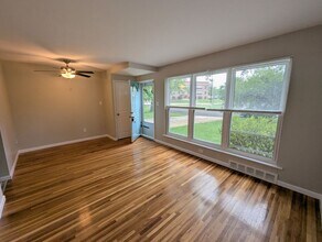 10 Capri Dr in Florissant, MO - Building Photo - Building Photo