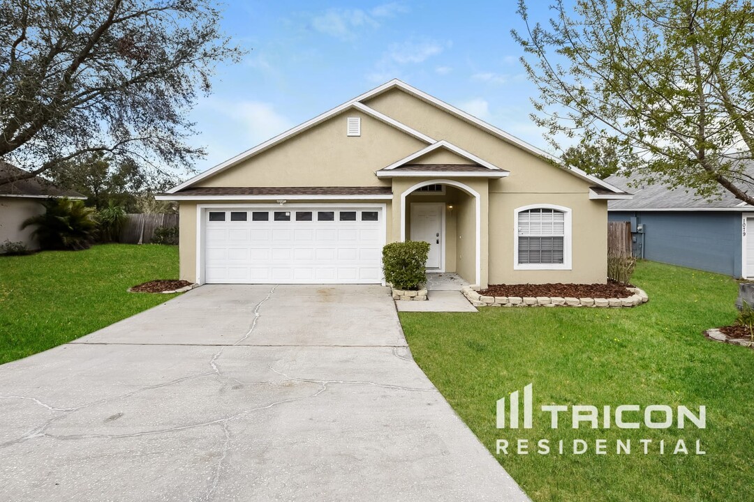 1073 Sheeler Hills Dr in Apopka, FL - Building Photo