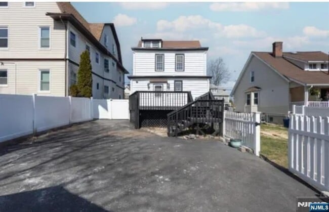 100 Riggs Pl in West Orange, NJ - Building Photo - Building Photo