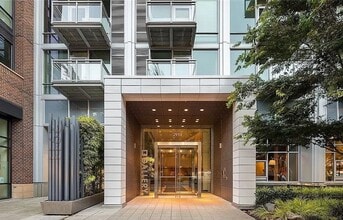 2911 2nd Ave, Unit 609 in Seattle, WA - Building Photo - Building Photo