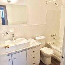 Elm Gardens in Burlington, ON - Building Photo - Building Photo