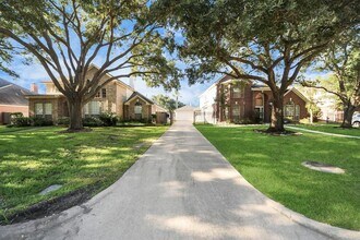 623 Airybrook Ln in Houston, TX - Building Photo - Building Photo