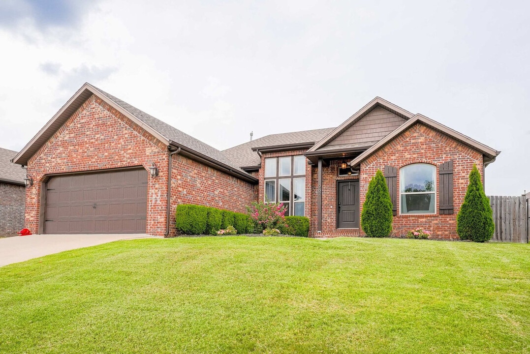 967 Glass St in Cave Springs, AR - Building Photo