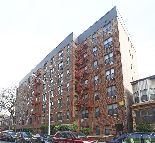 925 E 14th St in Brooklyn, NY - Building Photo - Building Photo