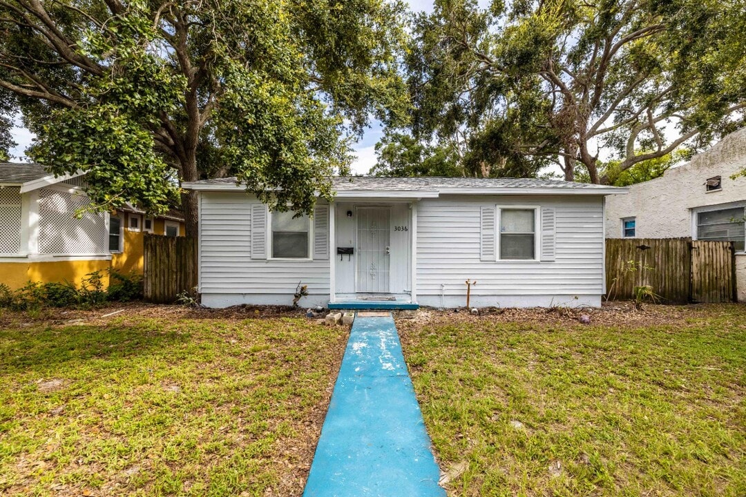 3036 19th Ave S in St. Petersburg, FL - Building Photo