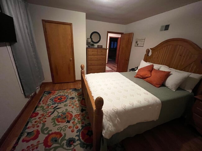 220 E Wilbur Ave, Unit Lower in Milwaukee, WI - Building Photo - Building Photo