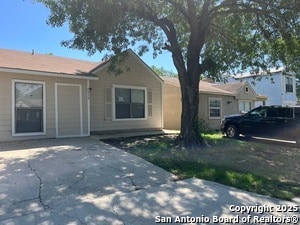 4014 Colonial Sun Dr in San Antonio, TX - Building Photo - Building Photo