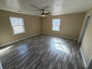 261 Oak Dr in Beechgrove, TN - Building Photo - Building Photo