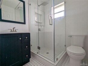 6 Taylor N Rd in McAllen, TX - Building Photo - Building Photo