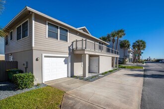 2008 Ocean Dr S in Jacksonville Beach, FL - Building Photo - Building Photo