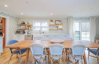 28 Wolf Way in East Hampton, NY - Building Photo - Building Photo