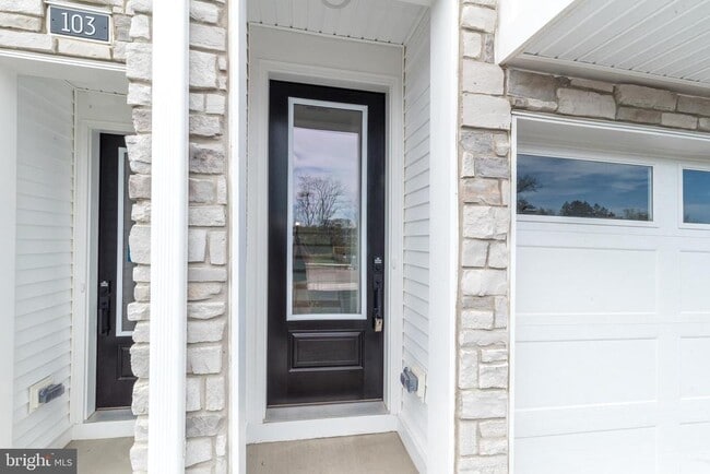 property at 105 Brianna Ct