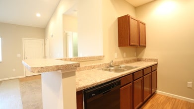Village at Gantz Meadows 7131 in Grove City, OH - Foto de edificio - Interior Photo