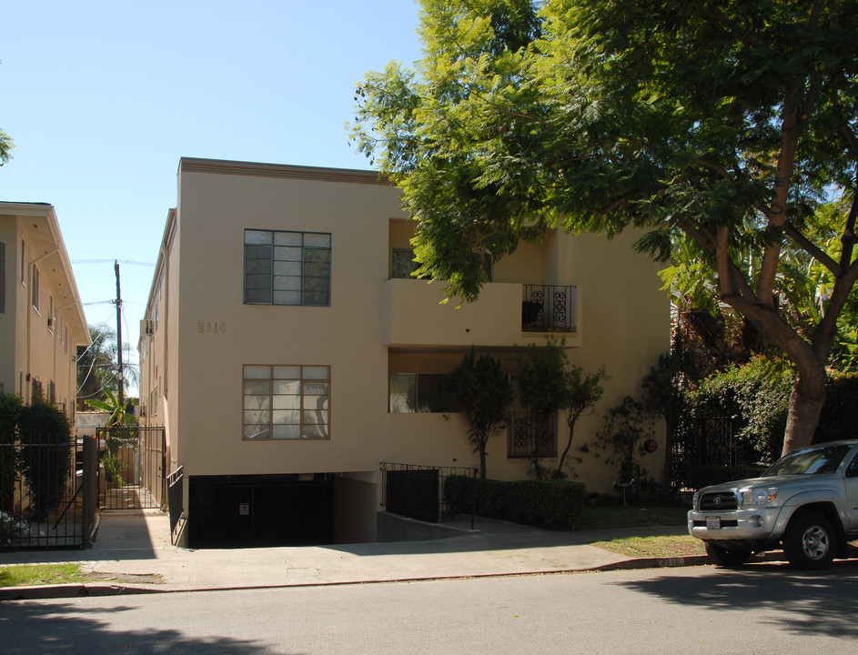 8110 Norton Ave in West Hollywood, CA - Foto de edificio