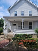 825 Wabash St in Michigan City, IN - Building Photo