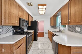 304 E Golf Rd in Mount Prospect, IL - Building Photo - Building Photo