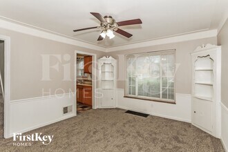 1017 W North Bend Rd in Cincinnati, OH - Building Photo - Building Photo